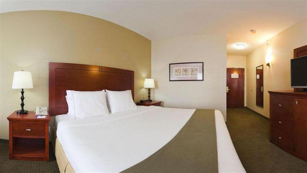Holiday Inn Express Hotel & Suites Bedford By Ihg Zewnętrze zdjęcie
