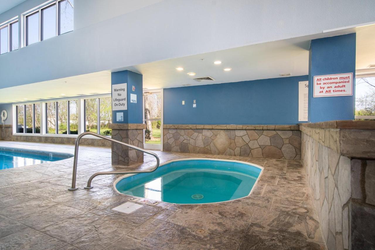 Holiday Inn Express Hotel & Suites Bedford By Ihg Zewnętrze zdjęcie