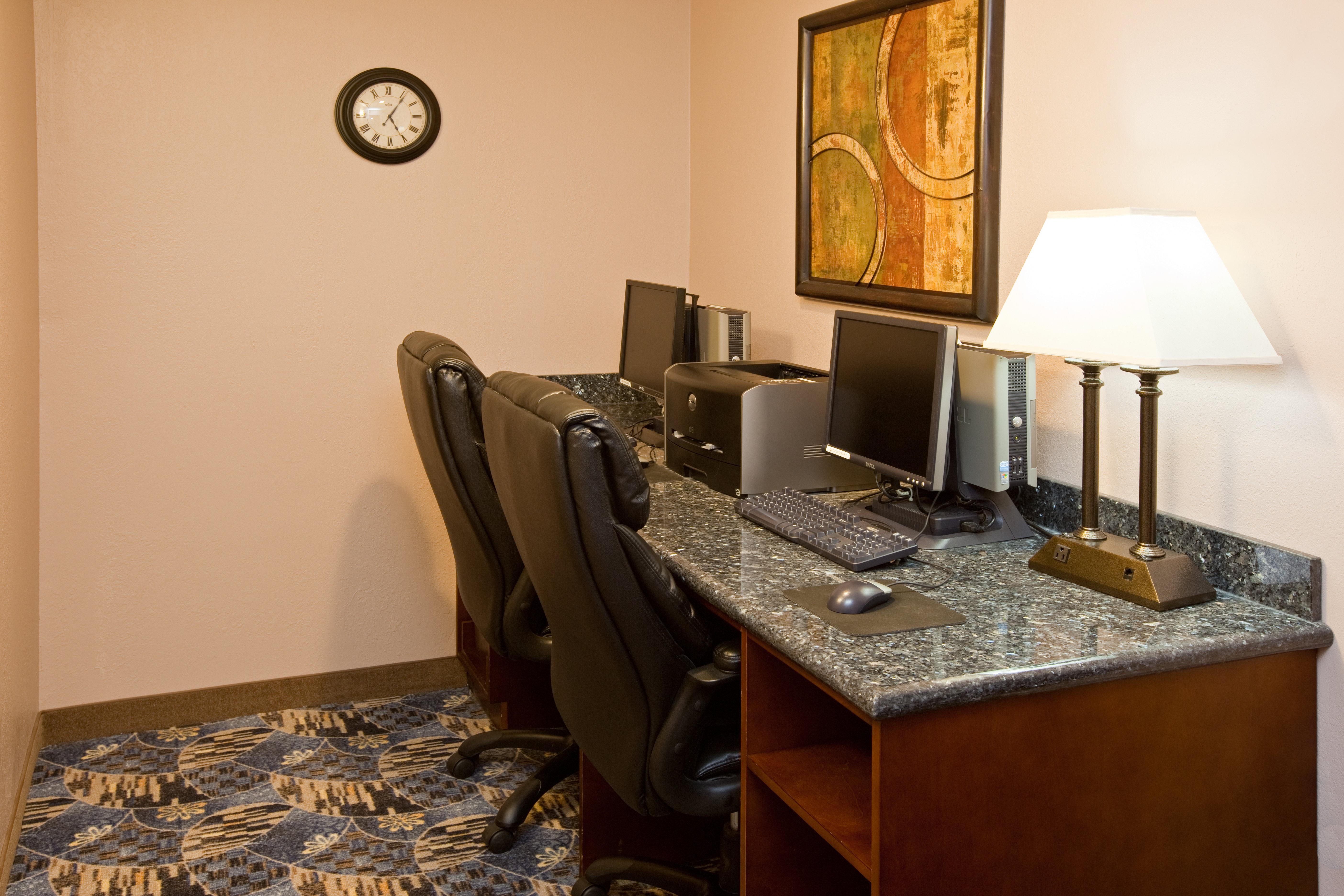 Holiday Inn Express Hotel & Suites Bedford By Ihg Zewnętrze zdjęcie