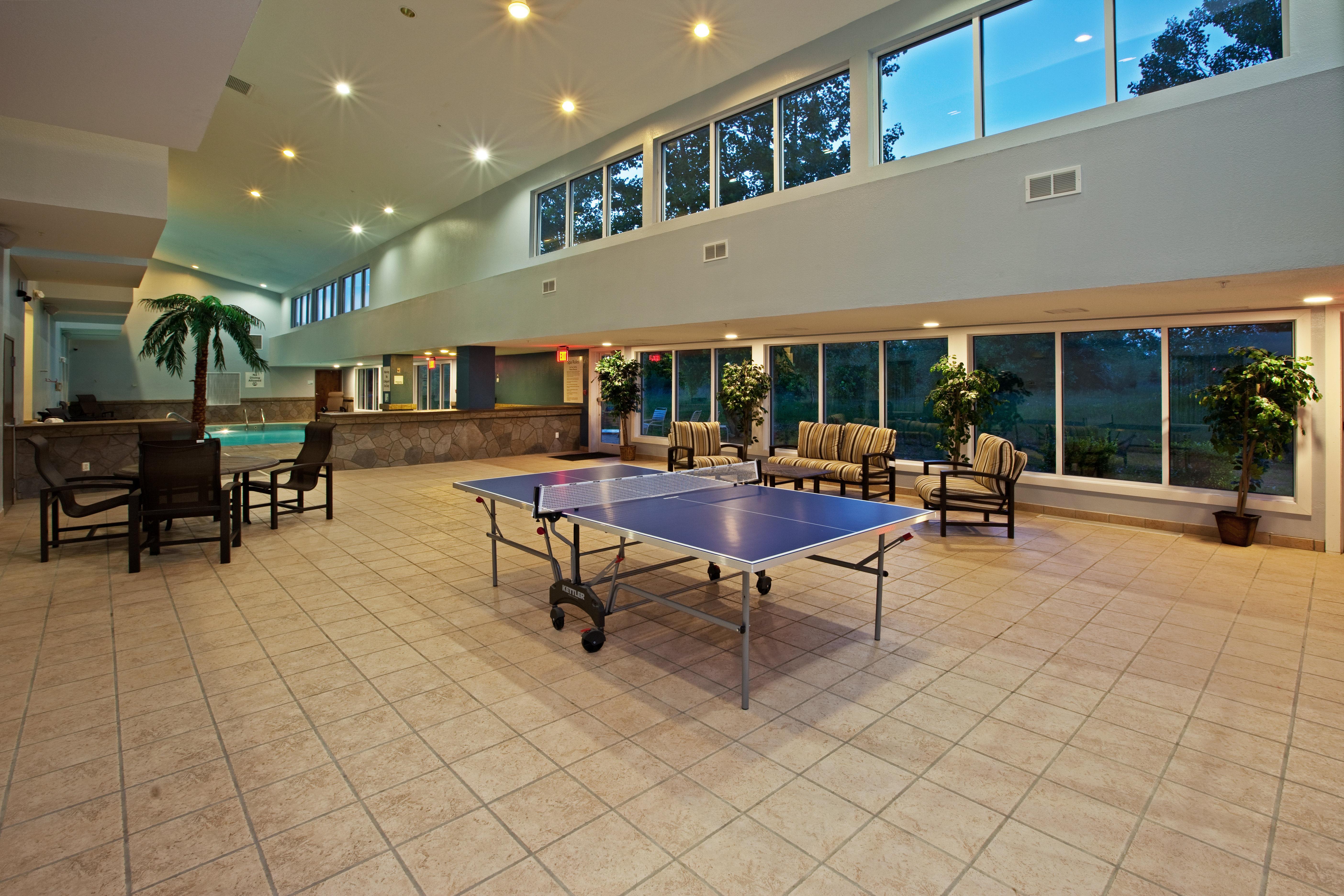 Holiday Inn Express Hotel & Suites Bedford By Ihg Zewnętrze zdjęcie