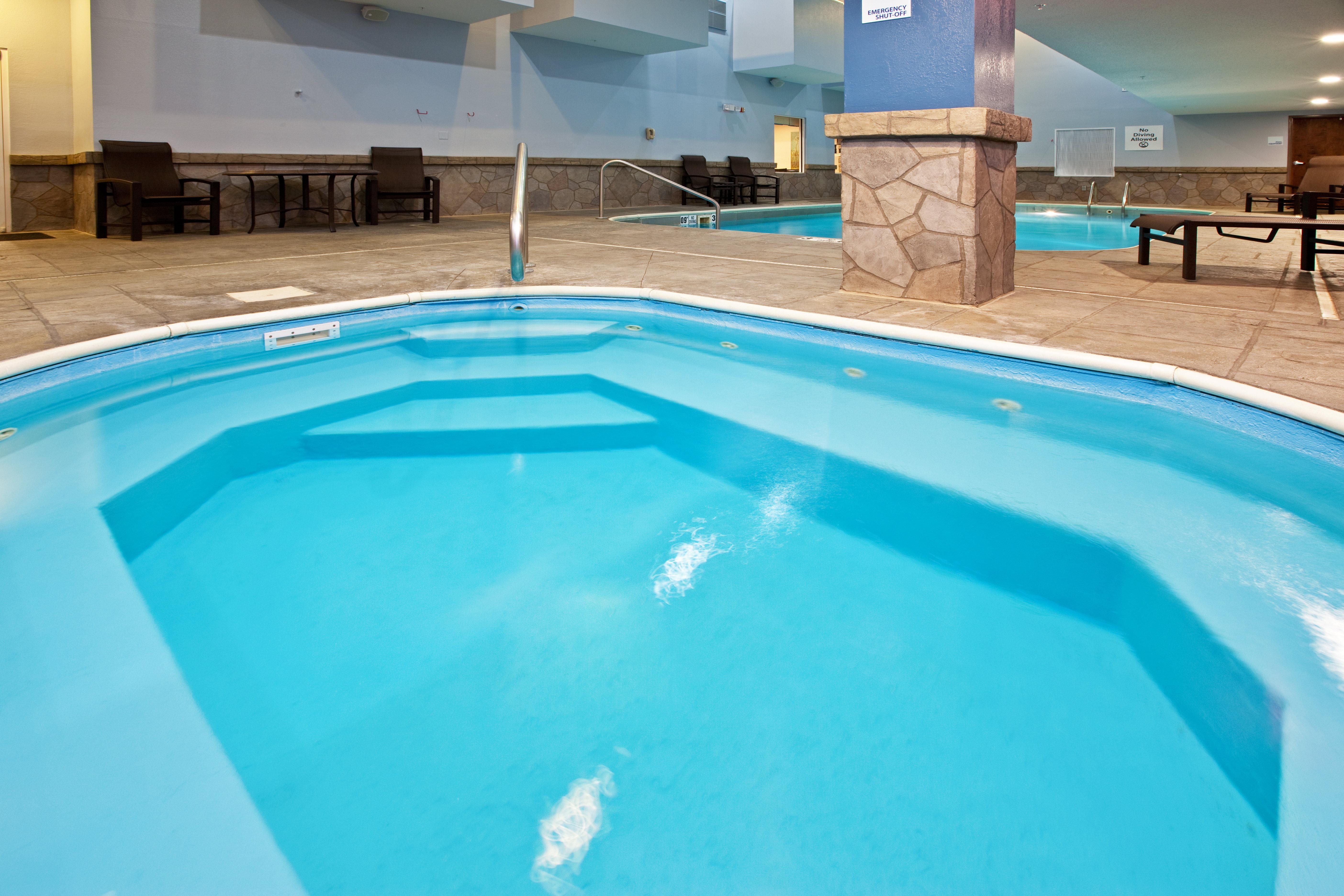 Holiday Inn Express Hotel & Suites Bedford By Ihg Zewnętrze zdjęcie