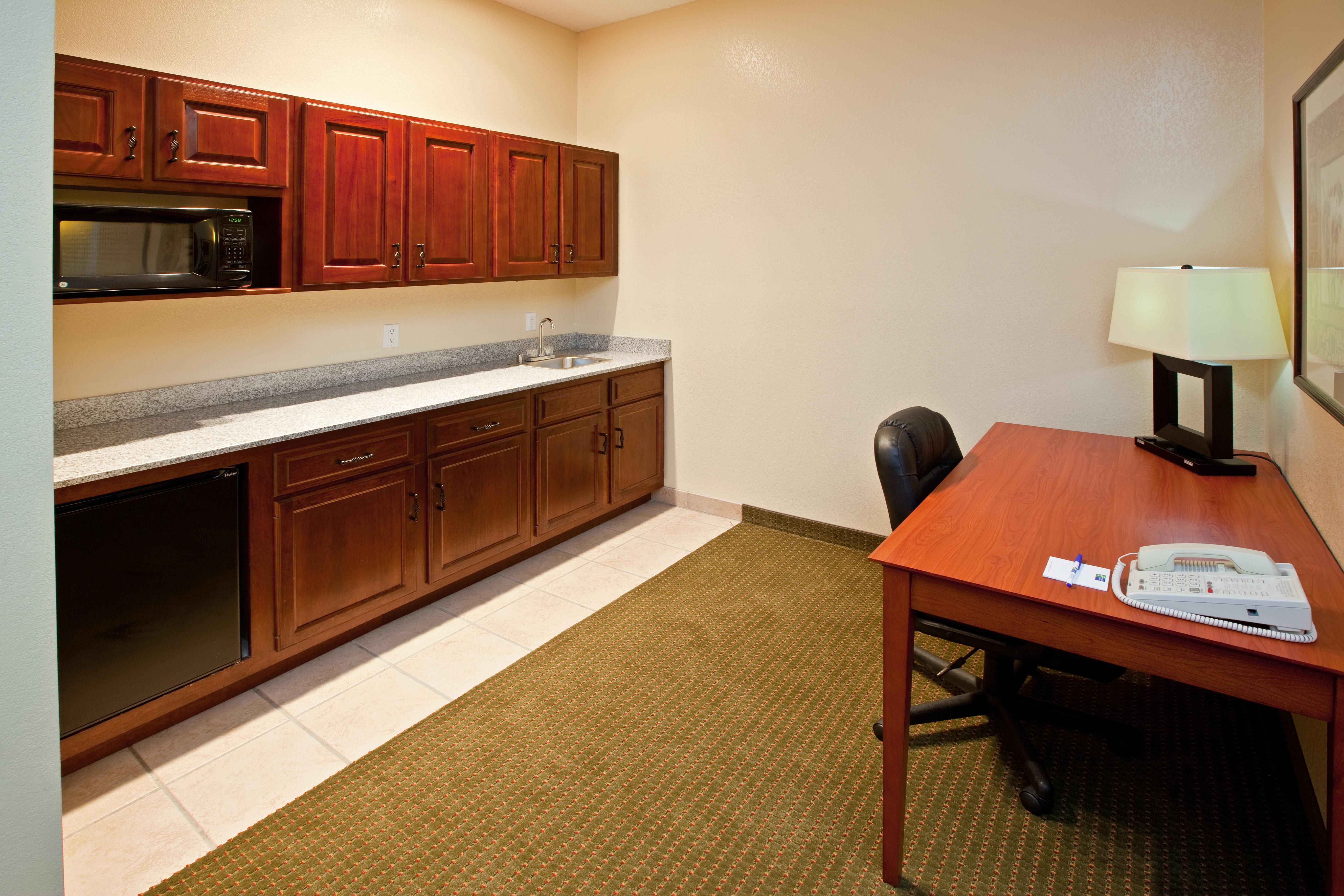 Holiday Inn Express Hotel & Suites Bedford By Ihg Zewnętrze zdjęcie
