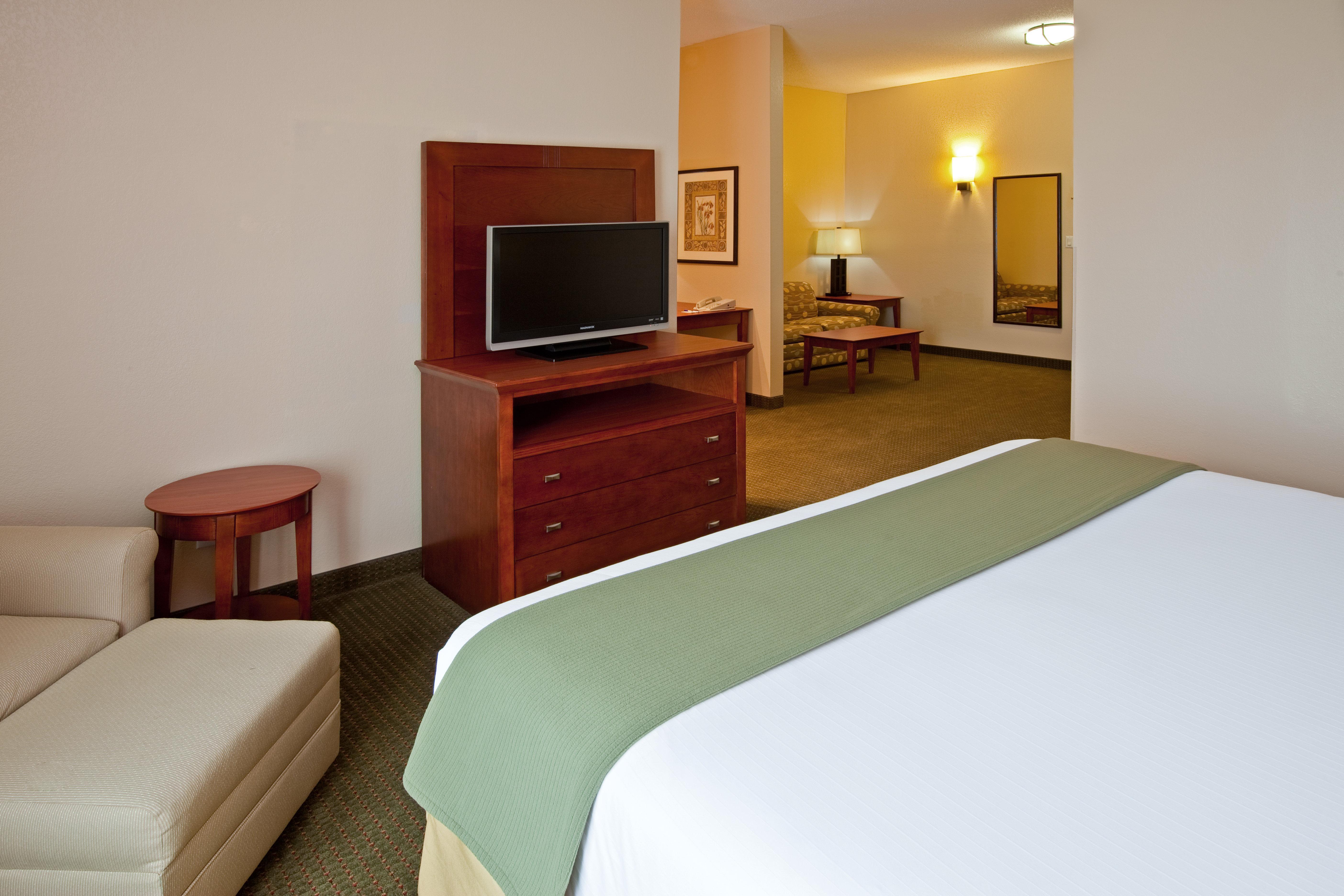 Holiday Inn Express Hotel & Suites Bedford By Ihg Zewnętrze zdjęcie