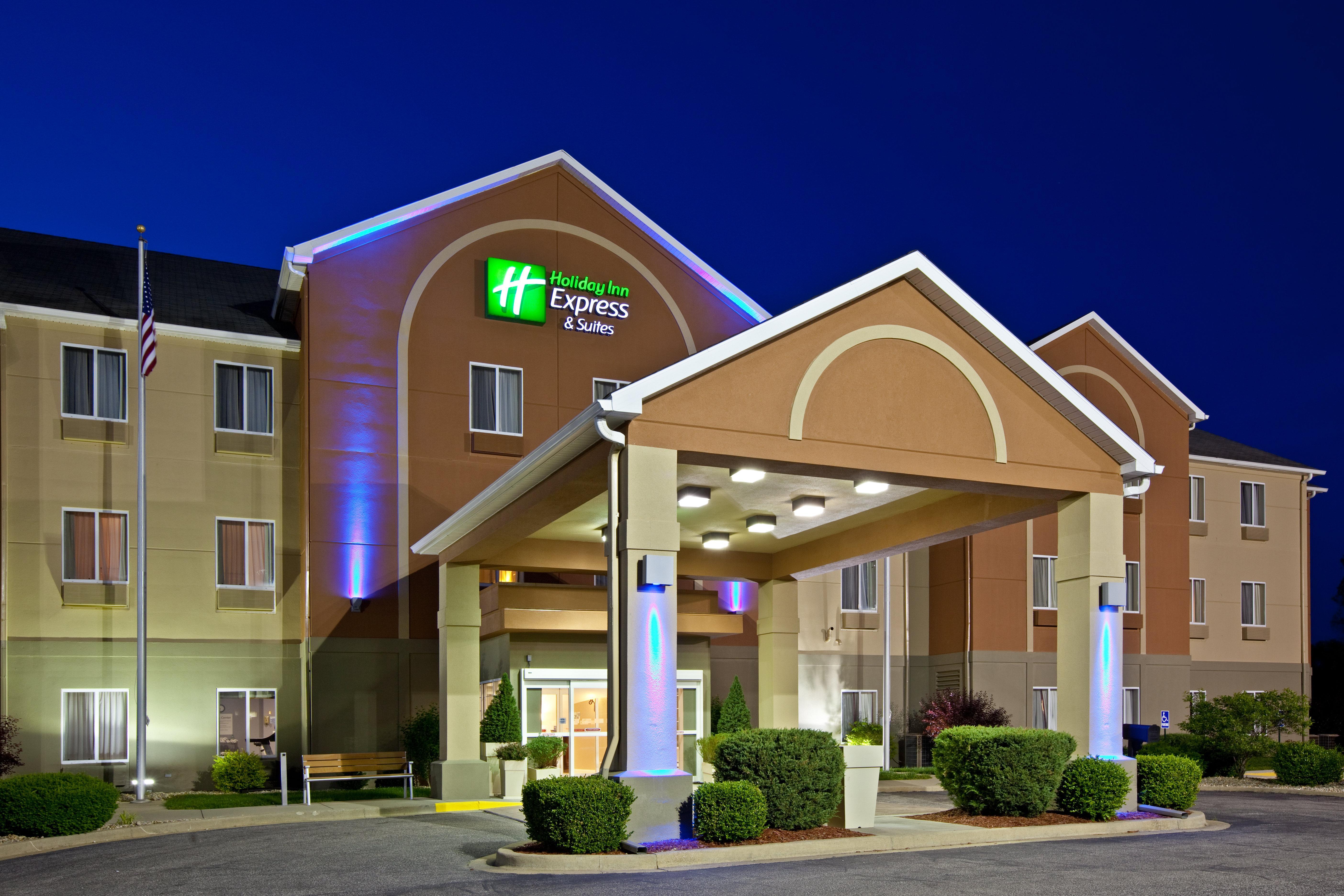 Holiday Inn Express Hotel & Suites Bedford By Ihg Zewnętrze zdjęcie